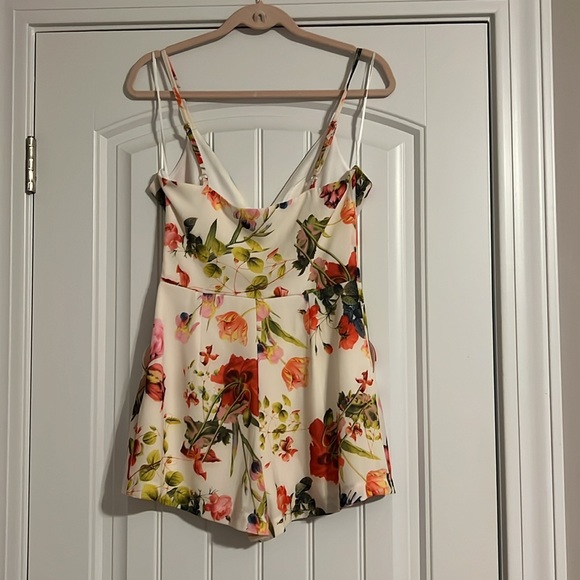 Floral Romper - Picture 3 of 5